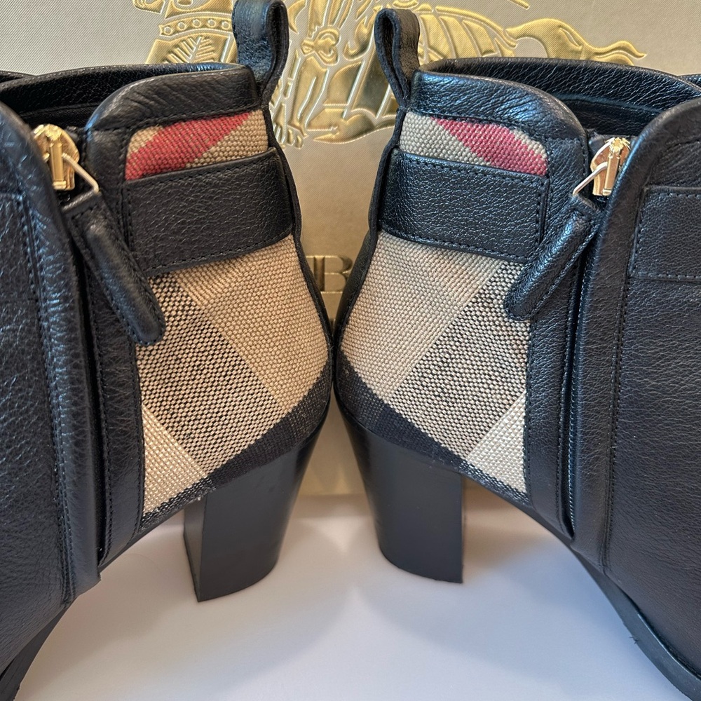 Burberry Black and Beige Ankle Booties They Are Beautiful But A Tad Small For Me - Picture 9 of 16